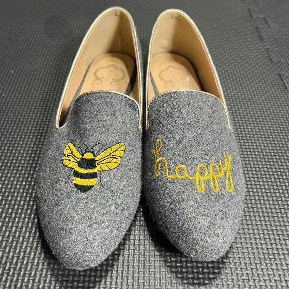 Bee Happy Embroidered Gray Felt Loafers Womens Size 8 Flat Sole Slip-On Shoes - Picture 1 of 5